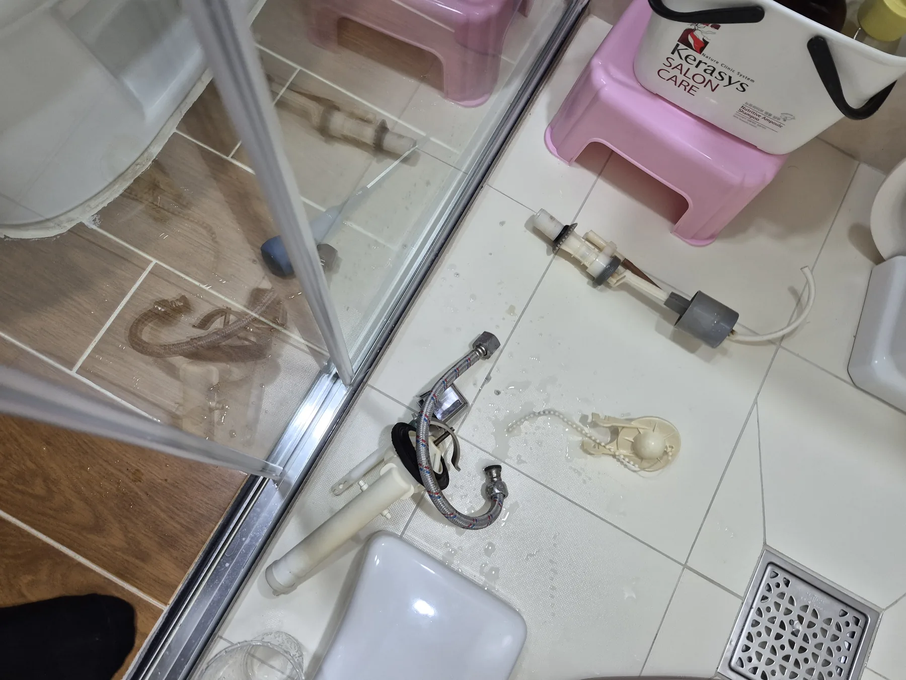 수지 상현동 변기수리 부속 연결부 점검